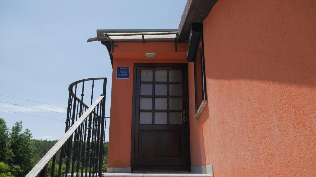 Apartment Kornarija Buje Bagian luar foto