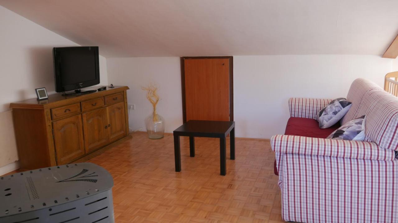 Apartment Kornarija Buje Bagian luar foto